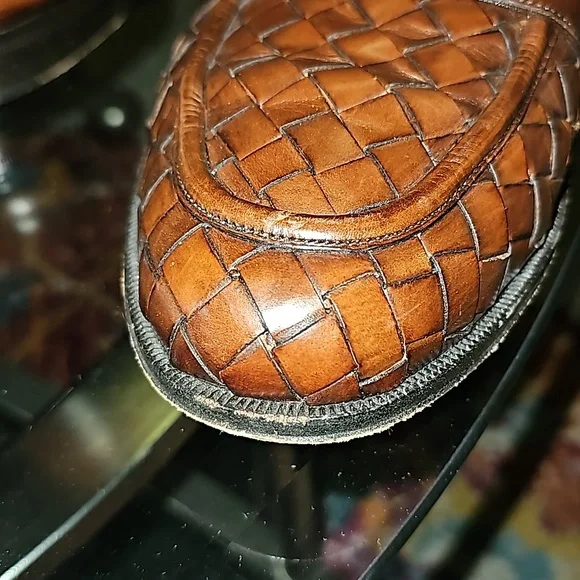 Cole Haan Collection, Mens size 9.5. Brown leather in great condition. - Picture 11 of 14